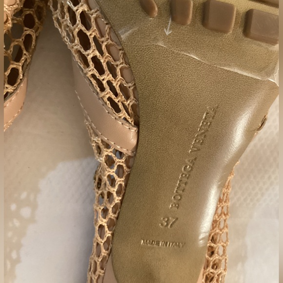 Bottega Veneta Stretch Pumps - Picture 13 of 14